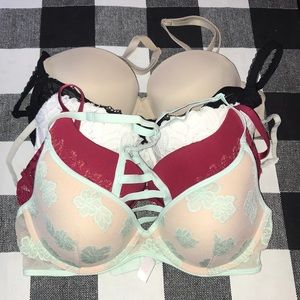 34c pink Victoria’s Secret bras